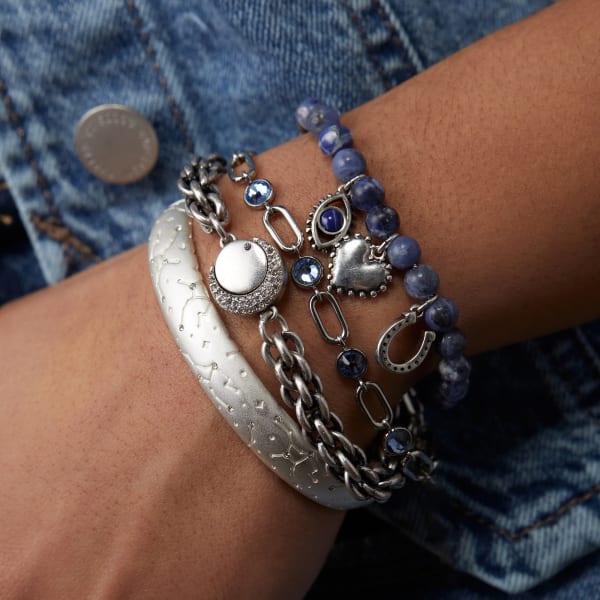 /fast-image/h_600/a-n-a/files/blue-crystal-and-paperclip-adjustable-chain-bracelet-AA821224STS-onmodel-1.jpg